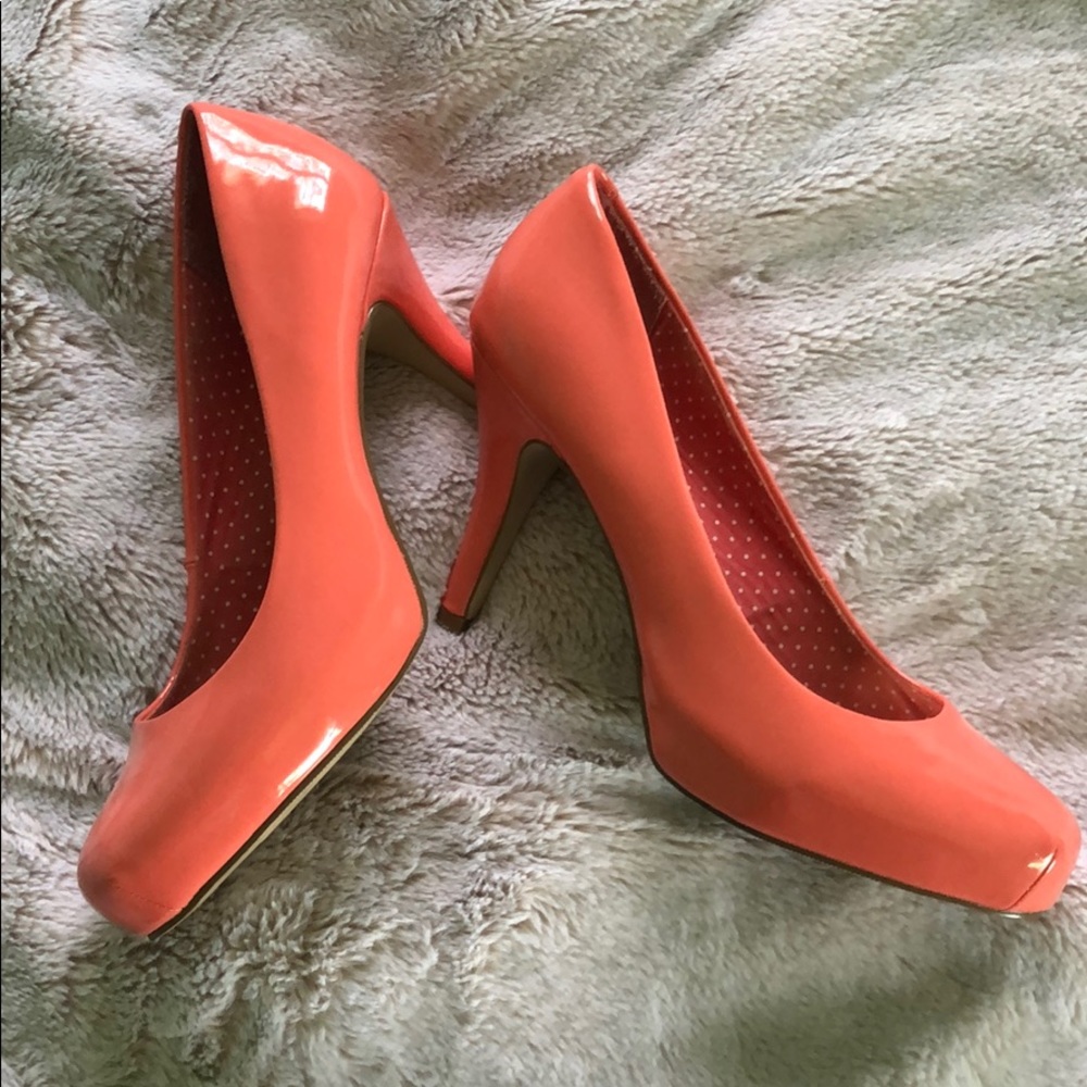 Madden Girl coral pumps